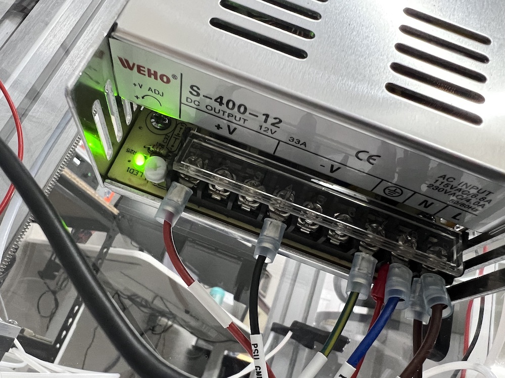 wrong PSU. Got 12V instead of 24V.